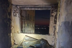 РФ обстреляла жилые дома в Хаджибейском районе Одессы: пострадали люди фото 3