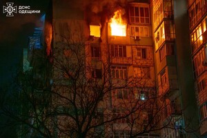 РФ обстреляла жилые дома в Хаджибейском районе Одессы: пострадали люди фото 11