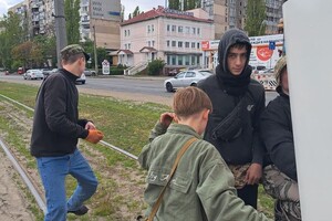 В Одесі підлітки розпилили газовий балончик у трамваї фото 3