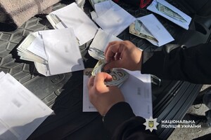 Гроші за доступ до сесії: в Одесі офіцер вишу вимагав хабарі в курсантів фото