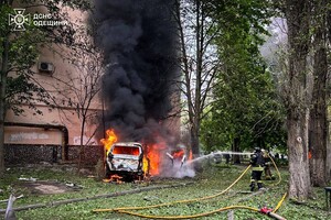 РФ атаковала Одессу дронами: обломки БпЛА упали на дом, пострадали люди (обновлено) фото 3