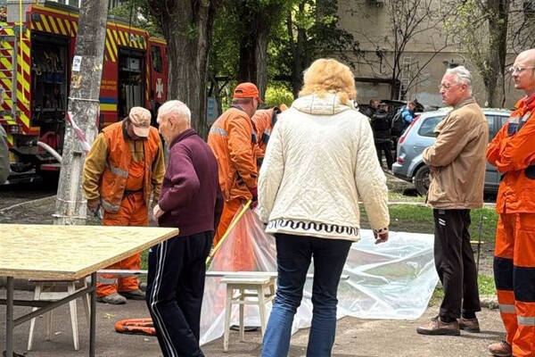 РФ атаковала Одессу дронами: обломки БпЛА упали на дом, пострадали люди (обновлено) фото 8