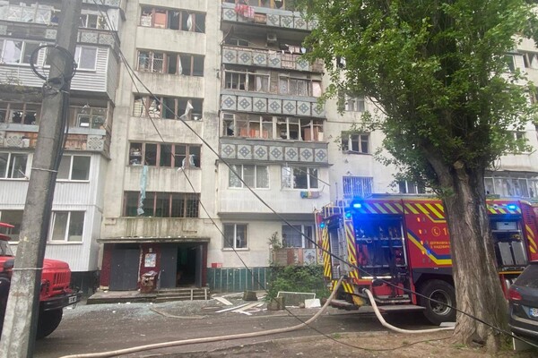 РФ атаковала Одессу дронами: обломки БпЛА упали на дом, пострадали люди (обновлено) фото 9