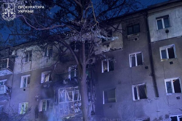 РФ обстреляла дома и гимназию в Одесской области: есть пострадавшие фото 2
