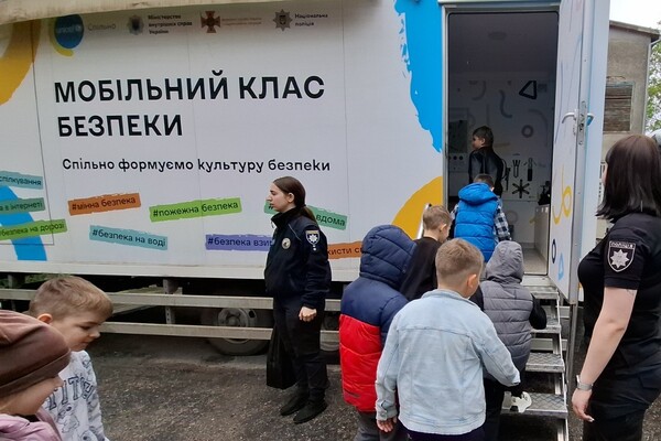 Школу на Одесчине посетил мобильный класс: чему учили детей фото 4