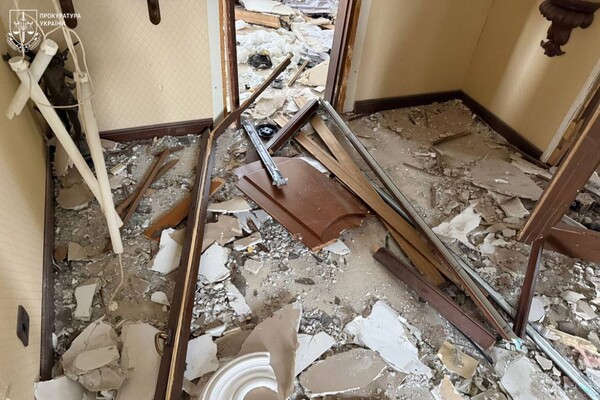 РФ обстріляла житлові будинки та дитсадок в Одесі: серед постраждалих дитина фото 1