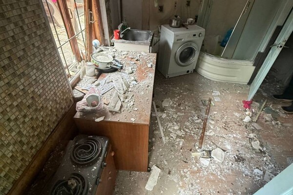 РФ обстріляла житлові будинки та дитсадок в Одесі: серед постраждалих дитина фото 2