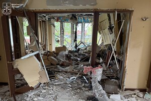 РФ обстріляла житлові будинки та дитсадок в Одесі: серед постраждалих дитина фото 4
