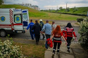 На Одещині дівчина впала з обриву: подробиці від рятувальників фото