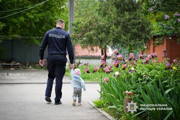 Заряд человечности: одесские правоохранители посетили специализированный дом ребенка фото 6