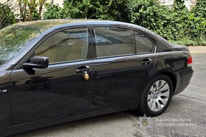 Вибухівка на дверцях: в Одесі хотіли підірвати автівку підприємця фото