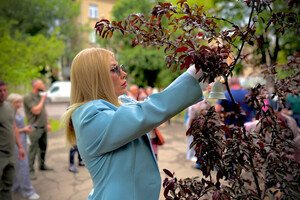 На честь загиблих дітей: в Одесі заклали яблуневий "Сад пам'яті" фото 9