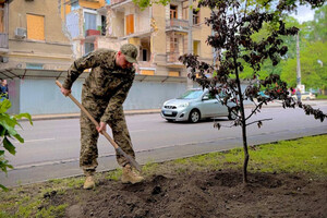 На честь загиблих дітей: в Одесі заклали яблуневий "Сад пам'яті" фото 24