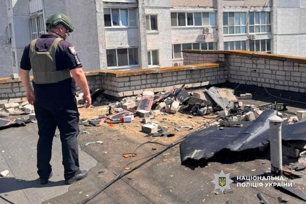 РФ нанесла удар по многоэтажке и домовладению в Одесской области: последствия атаки фото