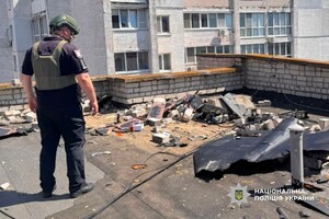 РФ нанесла удар по многоэтажке и домовладению в Одесской области: последствия атаки фото