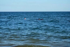 В Одесской области десятилетнюю девочку на надувном круге унесло в море фото