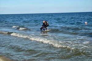 В Одесской области десятилетнюю девочку на надувном круге унесло в море фото 2