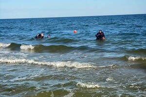 В Одесской области десятилетнюю девочку на надувном круге унесло в море фото 3