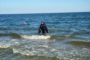 В Одесской области десятилетнюю девочку на надувном круге унесло в море фото 5