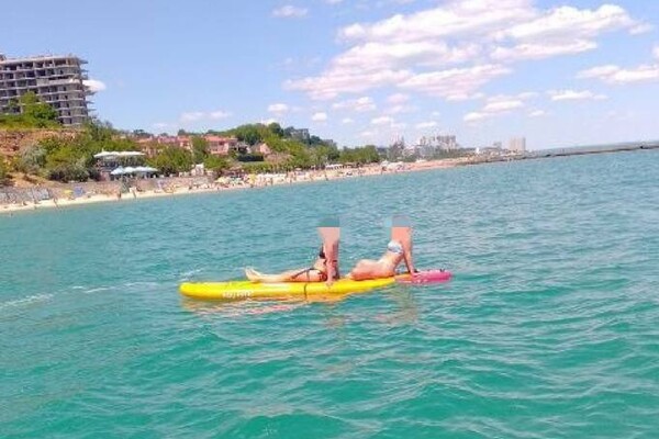 В Одесі течія ледь не віднесла в море майже два десятки людей фото 1