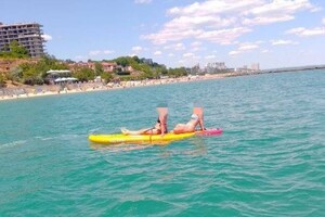 В Одесі течія ледь не віднесла в море майже два десятки людей фото 1