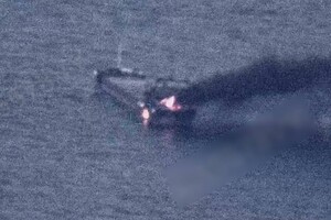Уночі РФ обстріляла три судна в Чорному морі: загинув кухар-іноземець фото 2