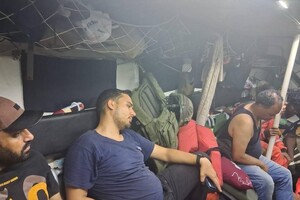 Уночі РФ обстріляла три судна в Чорному морі: загинув кухар-іноземець фото 3