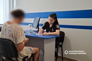 Била руками и топором: в Одесской области пьяная мать пытала пятилетнего сына фото