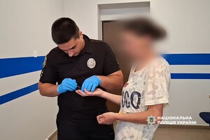 Била руками и топором: в Одесской области пьяная мать пытала пятилетнего сына фото 2