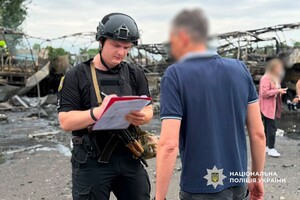 РФ обстріляла автотранспортне підприємство в Одесі: постраждали люди (оновлено) фото 5