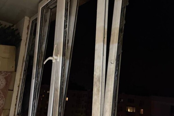 В Одеському районі дрон влучив у багатоповерхівку: постраждав чоловік фото