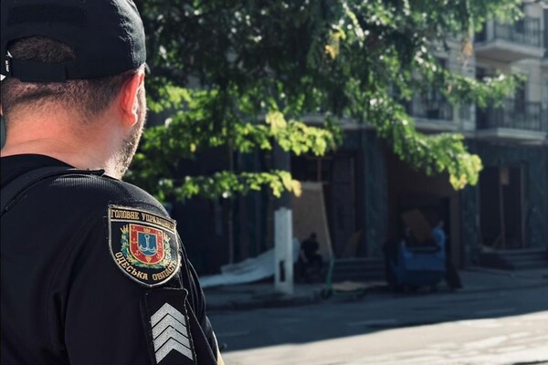 Утром РФ атаковала многоэтажку в Одессе и АЗС в области: есть жертвы и пострадавшие фото 4