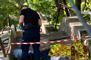 Утром РФ атаковала многоэтажку в Одессе и АЗС в области: есть жертвы и пострадавшие фото 16