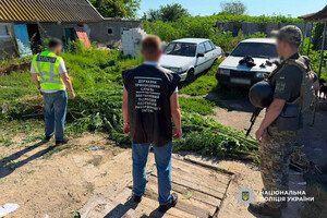 Кілограми наркотиків, тисячі кущів маку та конопель: підсумки спецоперації "Джентельмени" на Одещині фото 10