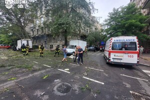 РФ завдала ракетного-дронового удару по середмістю Одеси: серед постраждалих підліток фото 6