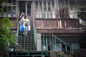 РФ атаковала Одессу "Бандеролями": погиб мужчина, есть пострадавшие (обновлено) фото 12