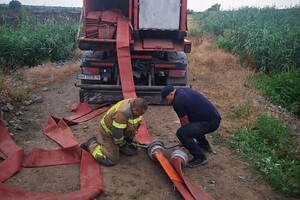 В Одессе не исчезает запах гари: что говорят спасатели фото 13