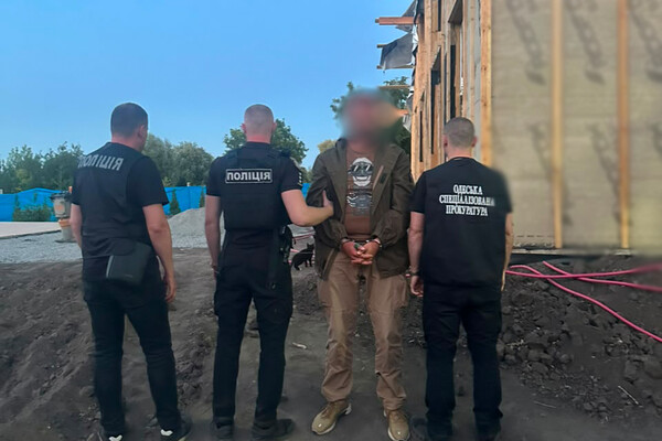 Строительство вместо службы: в Одессе задержали командира воинской части фото