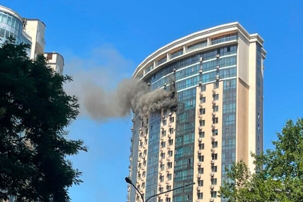 РФ завдала удару по багатоповерхівці в Одесі: постраждали люди (оновлено) фото 1
