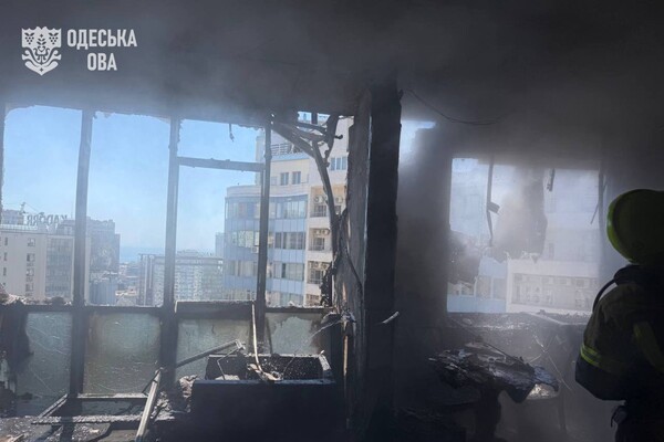 РФ завдала удару по багатоповерхівці в Одесі: постраждали люди (оновлено) фото 2