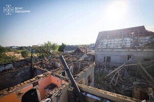 Ночью РФ обстреляла частный дом в Одесской области: пострадали люди фото 3