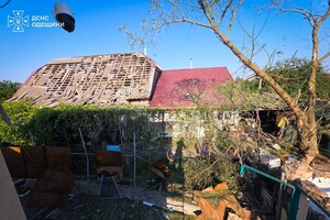 Ночью РФ обстреляла частный дом в Одесской области: пострадали люди фото 8