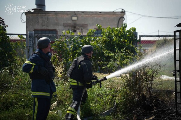 РФ обстреляла объект транспортной инфраструктуры в Одесской области: пострадавших по меньшей мере десять (обновлено) фото 8