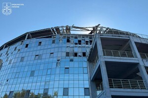 РФ нанесла удар по стадиону "Черноморец" в Одессе: получила осколочные ранения девушка (обновлено) фото 1
