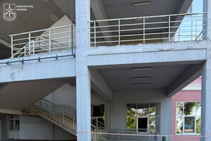 РФ нанесла удар по стадиону "Черноморец" в Одессе: получила осколочные ранения девушка (обновлено) фото 2