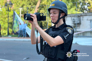 РФ нанесла удар по стадиону "Черноморец" в Одессе: получила осколочные ранения девушка (обновлено) фото 20