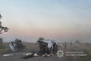В Одесском районе фургон врезался в два микроавтобуса: есть жертвы и пострадавшие фото