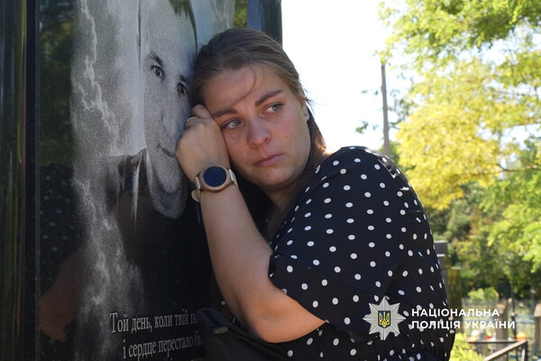 В Одесской области открыли мемориальную доску в честь погибшего правоохранителя Сергея Маглы фото