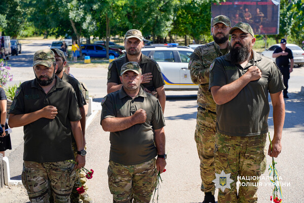 В Одесской области открыли мемориальную доску в честь погибшего правоохранителя Сергея Маглы фото 11