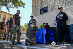 В Одесской области открыли мемориальную доску в честь погибшего правоохранителя Сергея Маглы фото 13